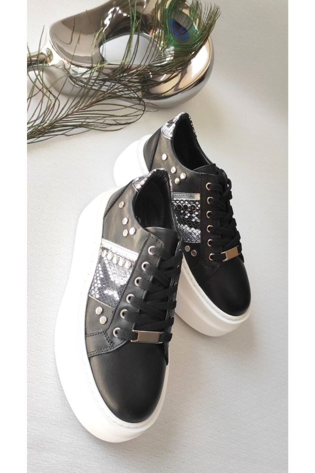 Kadın Zımba Detaylı Kalın Taban Hakiki Deri Ayakkabı