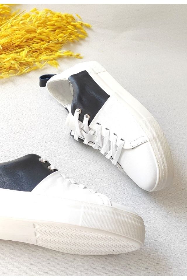 Kadın Lacivert Detay Beyaz Sneaker