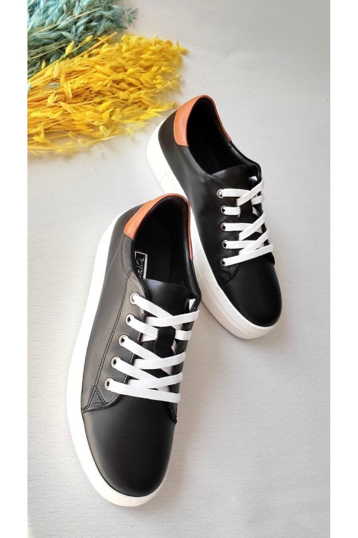 Siyah - Kadın Hakiki Deri Sneaker