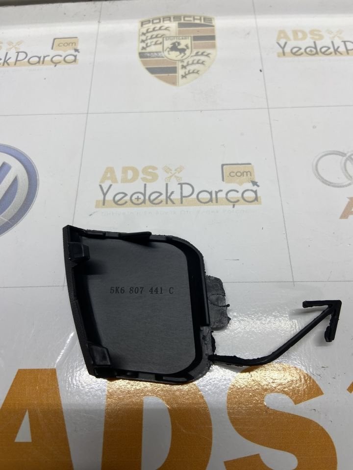 Volkswagen Golf 6 2009-2013 Arka Tampon Çeki Demir Kapağı