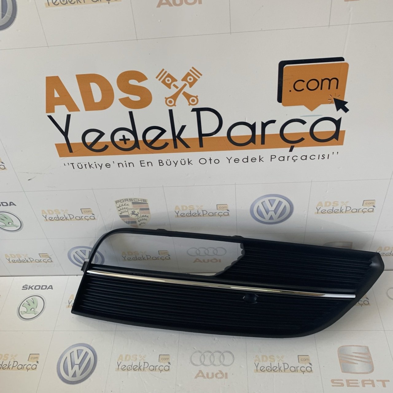 Audi A3 2012 Sonrası Hatchback Sağ Sis Kapağı Taiwan 8V3807682A