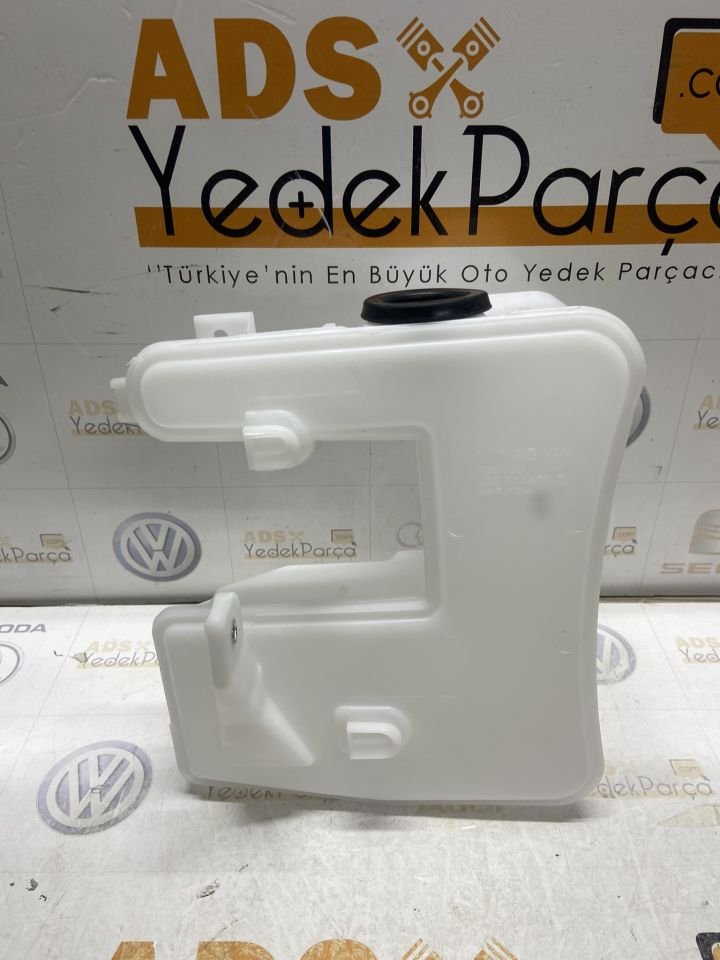 VW Passat CC 2009-2012 Silecek Su Deposu Alt  ( Far Yıkamalı 3.7 lt )