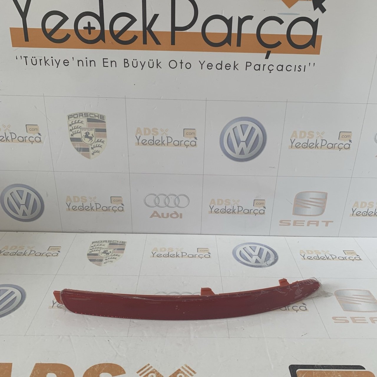 Skoda Octavia 2009-2012 Sağ Arka Tampon Reflektörü Orijinal