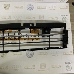 Volkswagen Beetle 2012-2016 Ön Tampon Orta Izgara Kromlu Sensörlü Orjinal