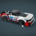 42153 Lego Technic - NASCAR Yeni Nesil Chevrolet Camaro 672 parça +9 yaş