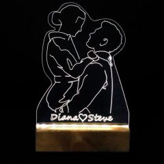 Veraart Kucaklaşan Çift Işıklı Pleksi Kişiye Özel Gece Lambası Sevgililer Günü Hediyesi