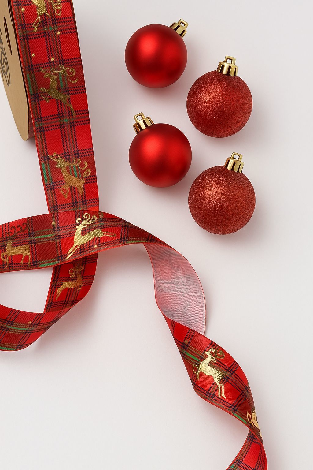 Gold Geyik Desenli Yılbaşı Ekose Kurdele 10 metre 2.5 cm Kırmızı