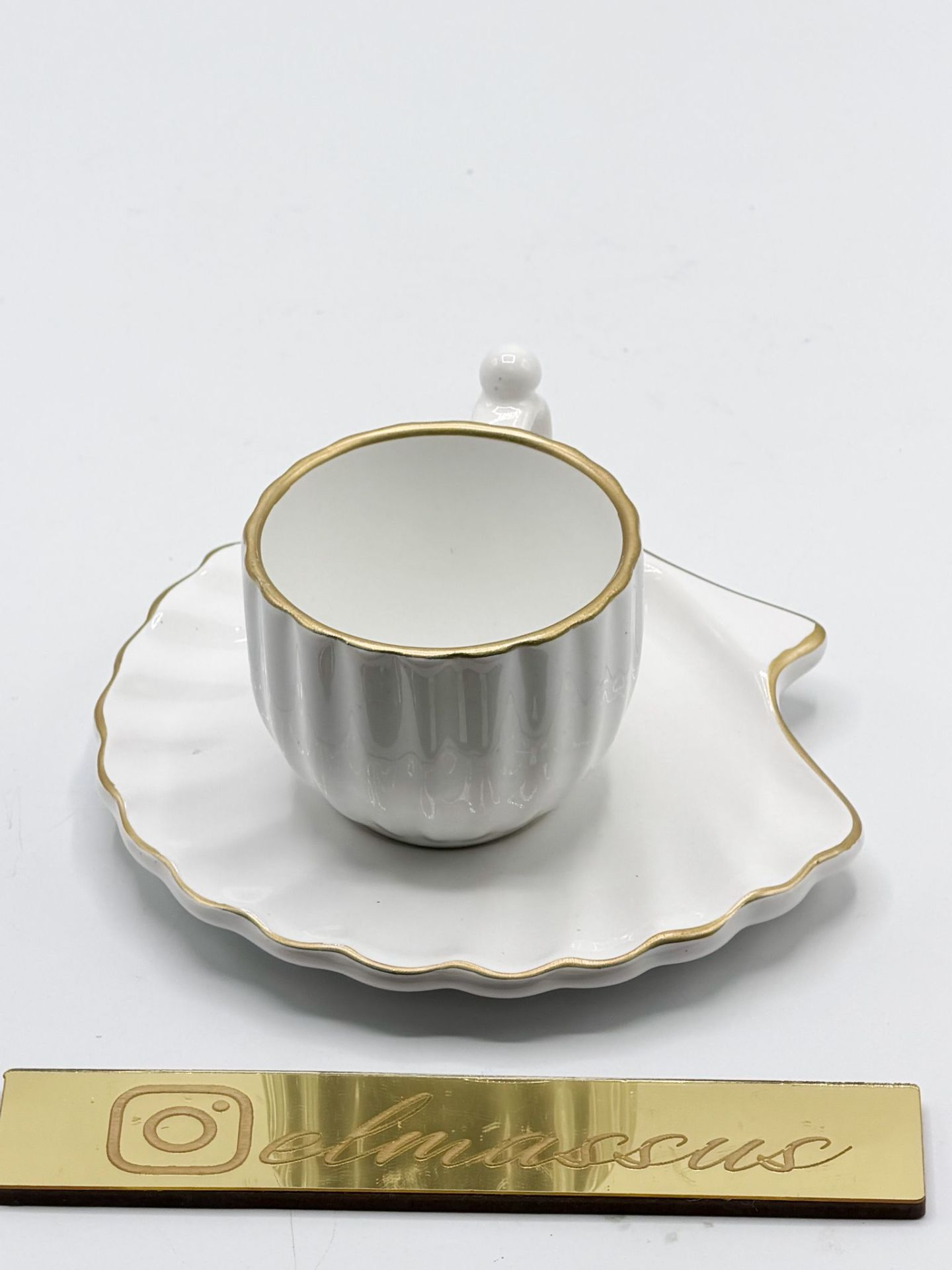 İstiridye Fincan Gold Varaklı