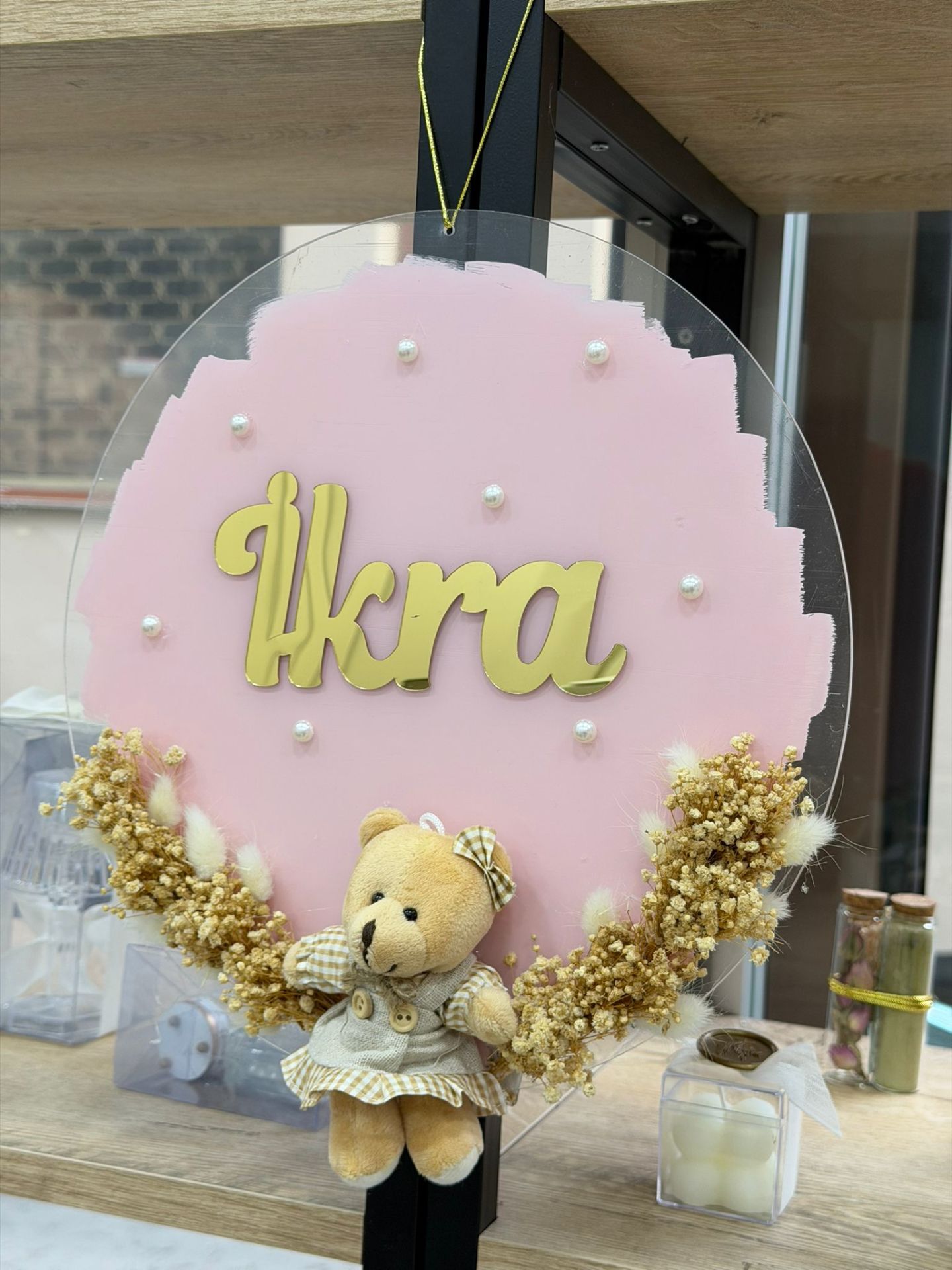 Pembe Renkli Kapı Süsü