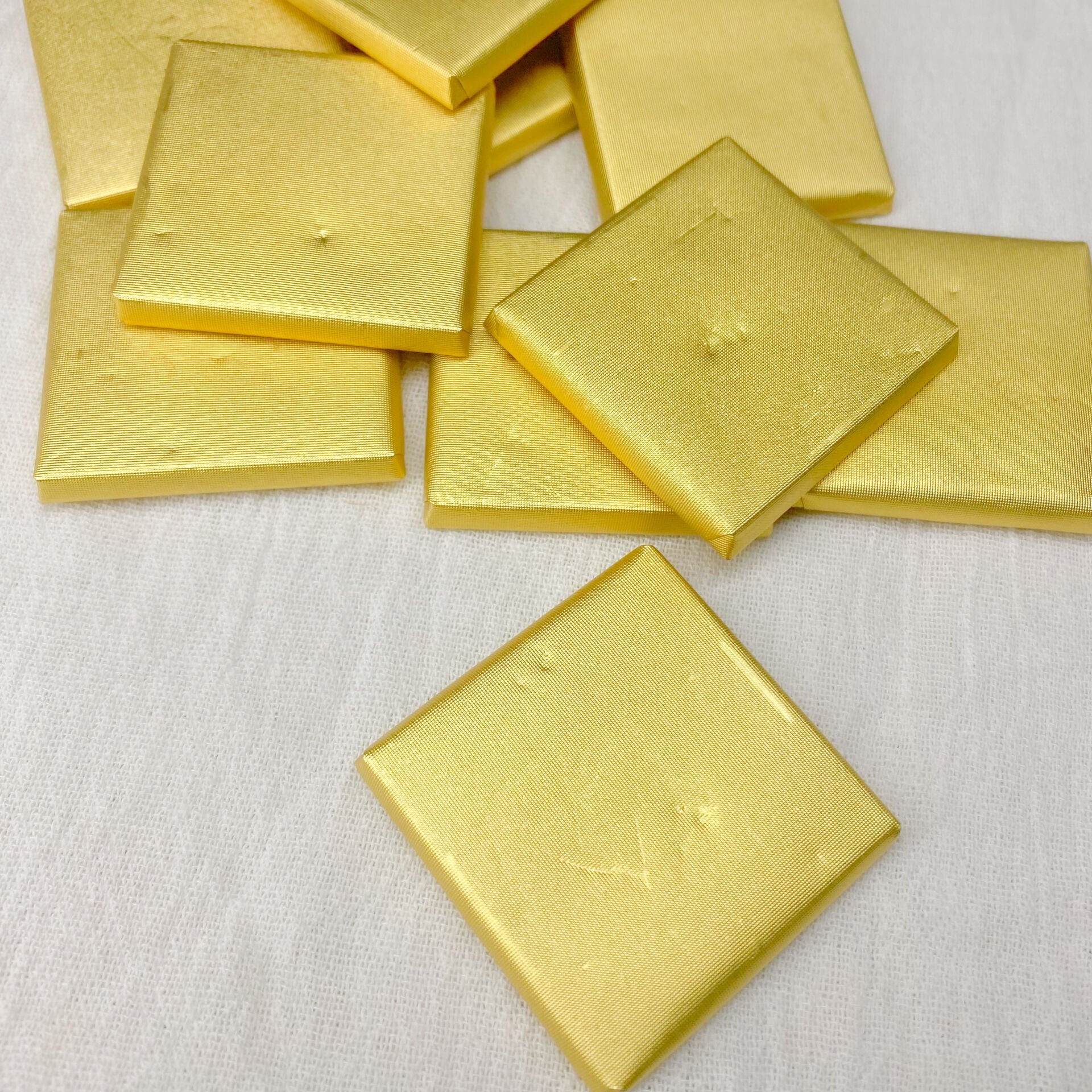 Kare Madlen Çikolata 1kg Altın