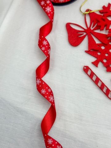 Saten Kartaneli Yılbaşı Kurdelesi 5 metre Kırmızı