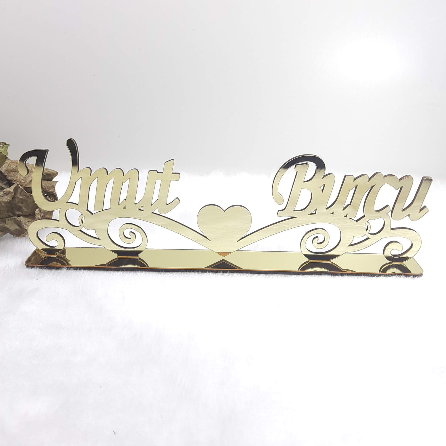Kalpli Ayaklı Masaüstü Pleksi İsimlik 40x15cm