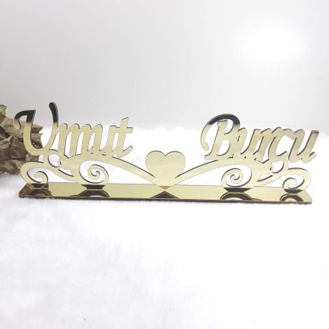 Kalpli Ayaklı Masaüstü Pleksi İsimlik 40x15cm