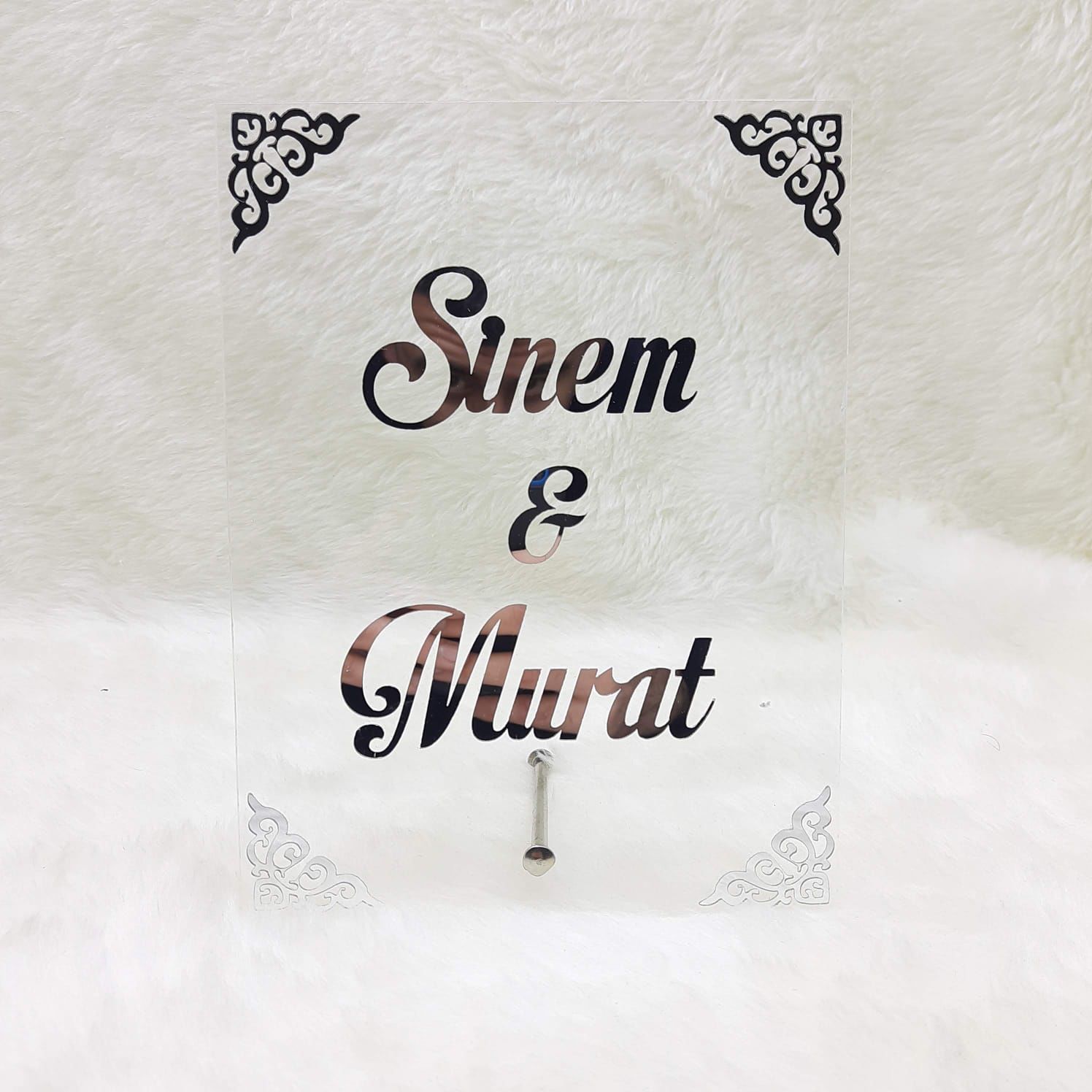 Kare Köşe Süslü Masaüstü İsimlik Pleksi 25x20cm