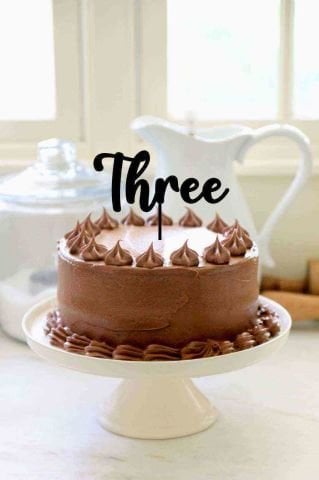 Three' Yazılı Siyah Pasta Pleksisi 15cm