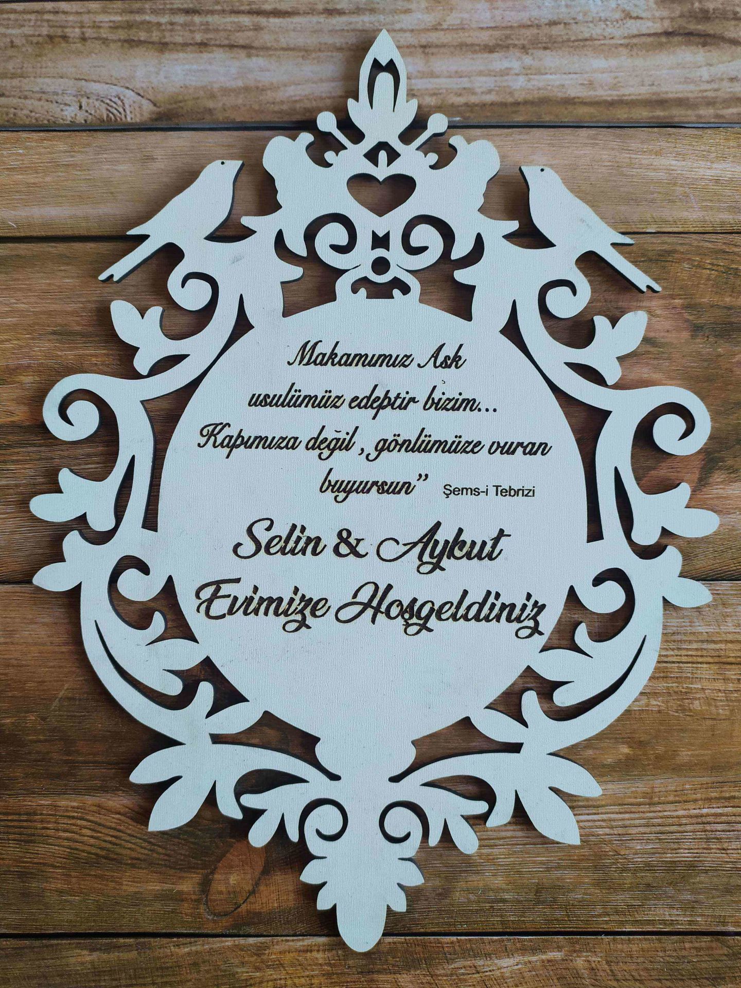 Kuşlu Ahşap Kapı Süsü Pleksisi 30x40cm