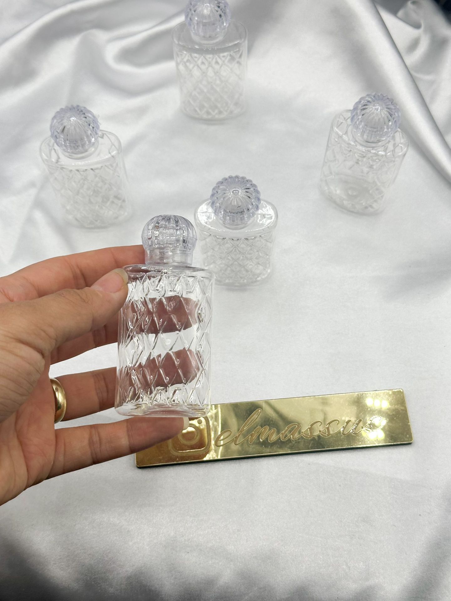 Plastik Uzun Lüx Kolonya Şişesi Kristal Kapaklı