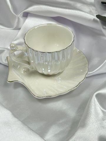 Söz Kahve Fincanı İstiridye