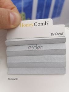 Kırık Beyaz Honeycomb (Blackout) Plicell Cam Balkon Perdesi