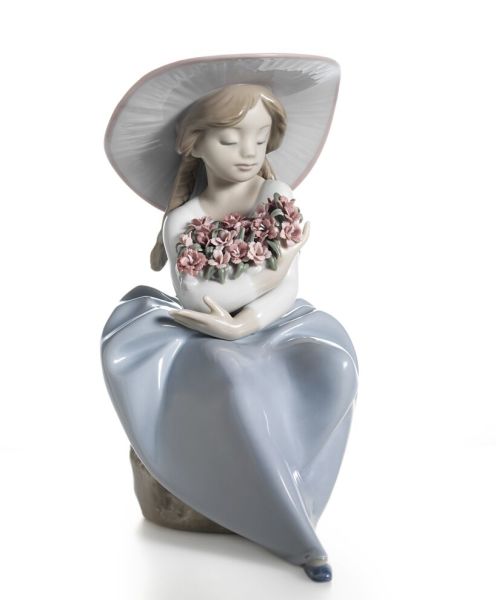 Lladro Fragrant Bouquet Girl