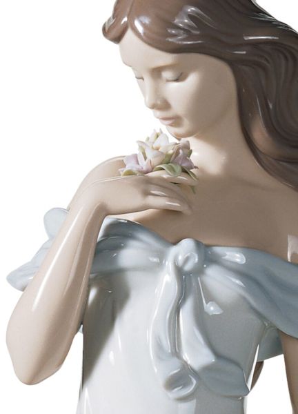 Lladro A Flowers Whisper