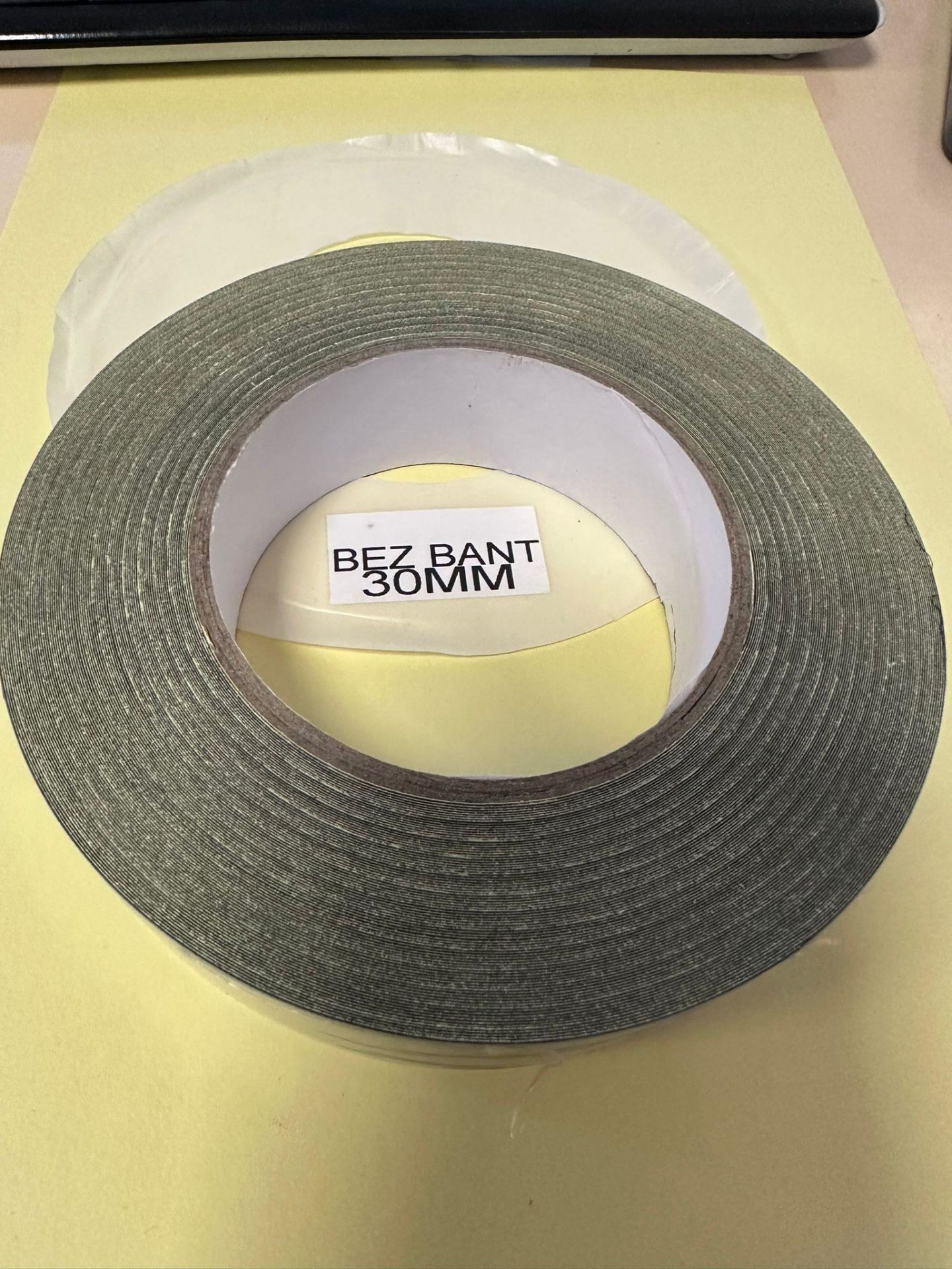 TV PANEL BANTI BEZ 30MM SİYAH 10 METRE