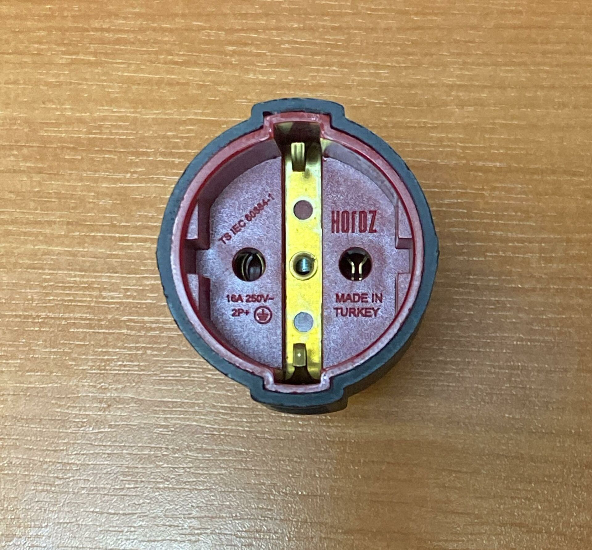 TOPRAKLI DİŞİ FİŞ 1X16 MONOFAZE KAUÇUK HOROZ