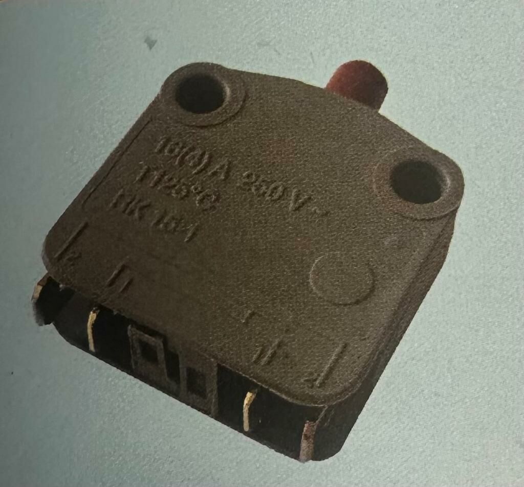 ÇR 211 119 ŞOFBEN SWİTCH 4 SOKETLİ