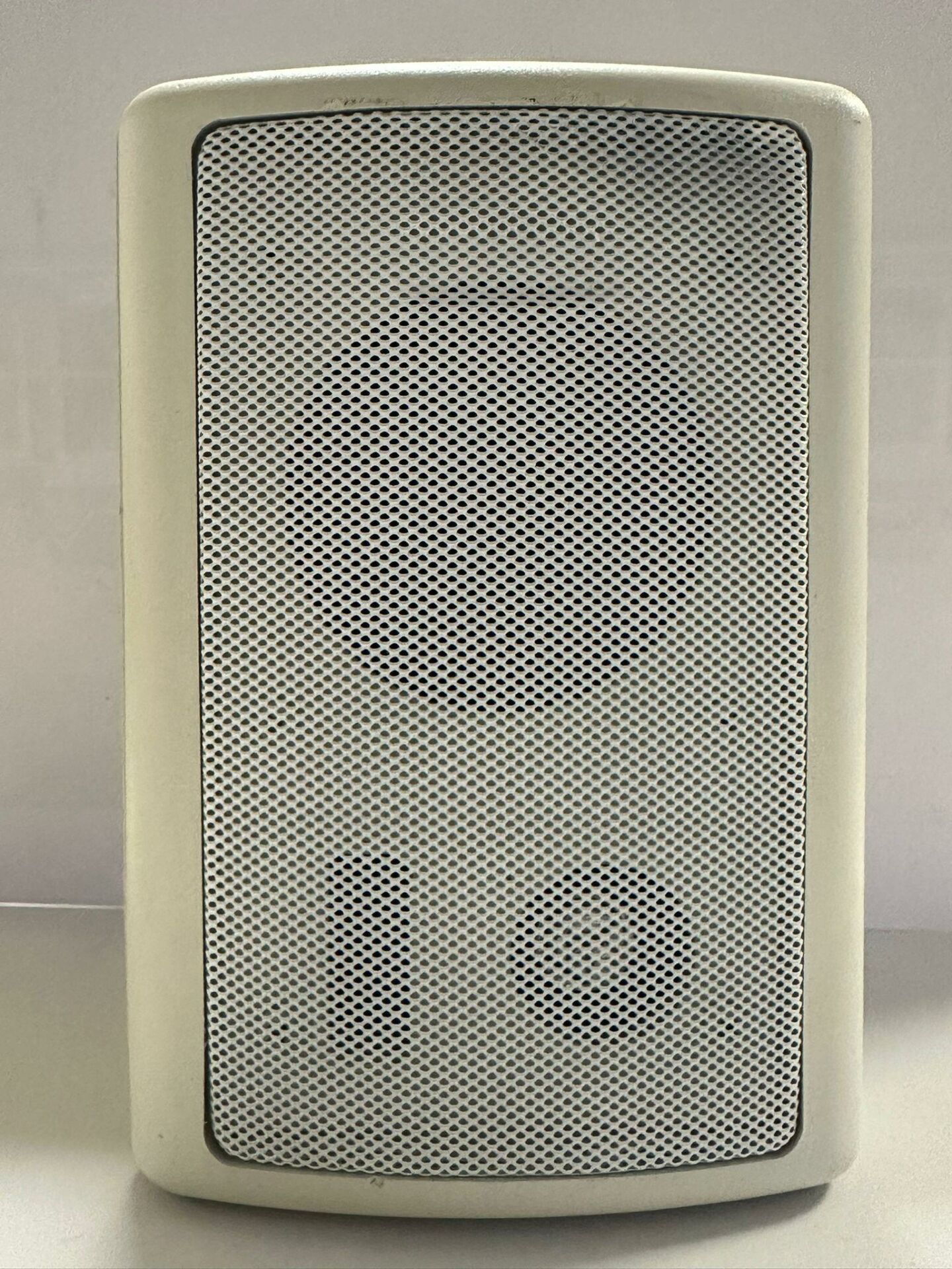 UNIVERSAL CTR-4 TRAFOSUZ 4 INÇ 8 OHM  DUVAR TİPİ 140x130x205 EBAT BEYAZ KASA HOPÖRLÖR