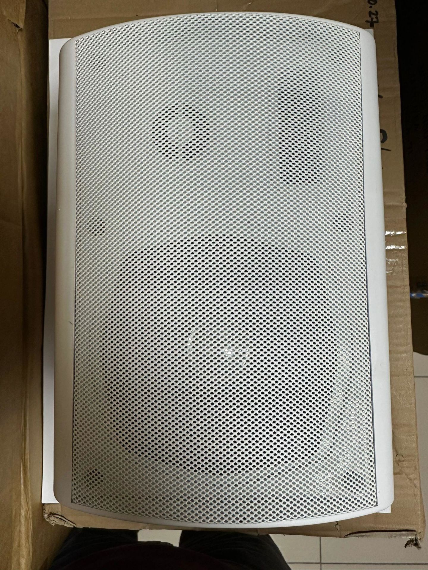 UNIVERSAL CTR-5 TRAFOSUZ 5 INÇ 8 OHM  DUVAR TİPİ 180x180x250  EBAT BEYAZ KASA HOPÖRLÖR