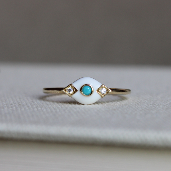 Beyaz Mineli Göz Yüzük