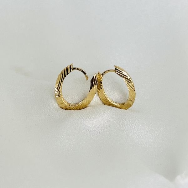 Şemsa Altın Tasarım Küpe