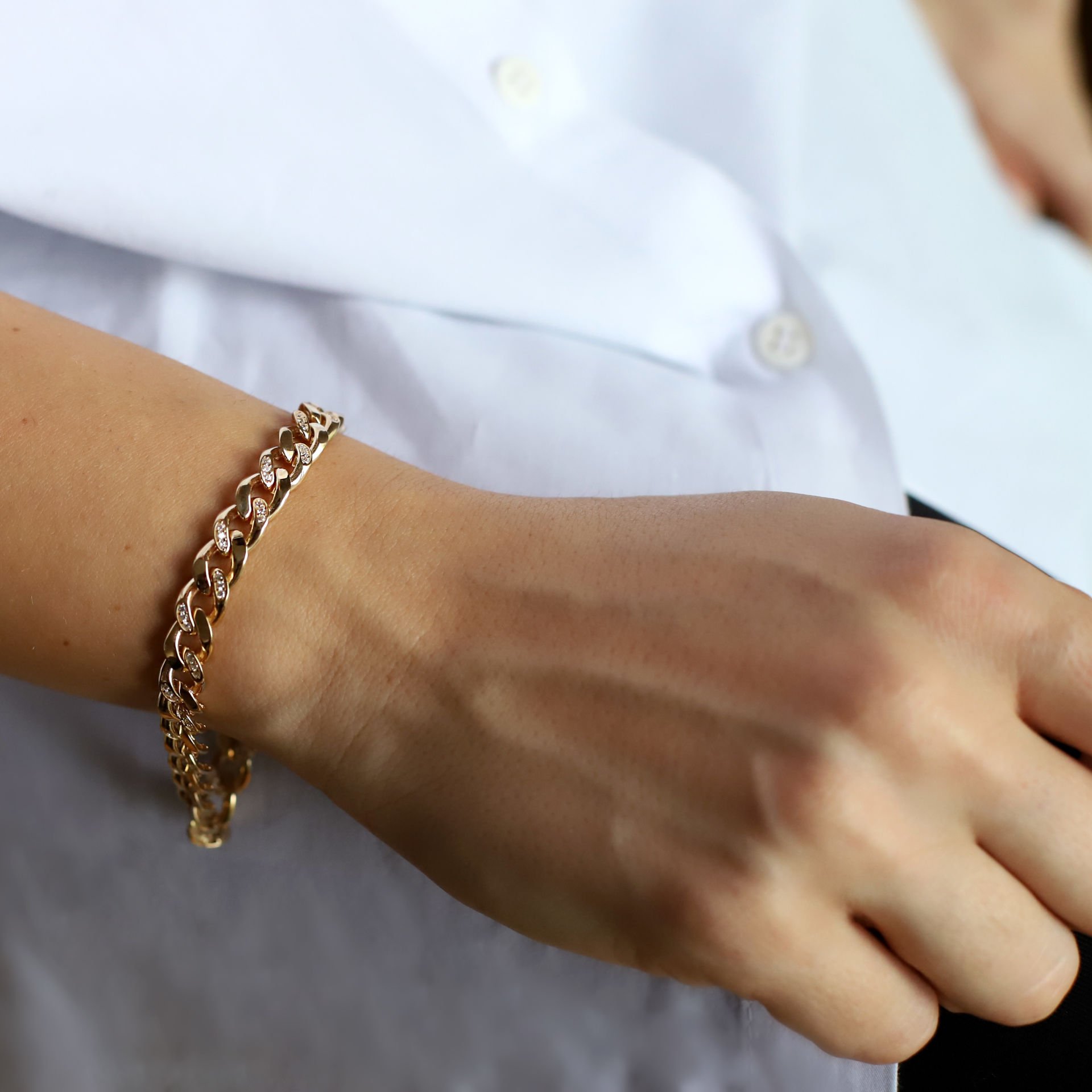 Taşlı Gurmet Altın Tasarım Bileklik