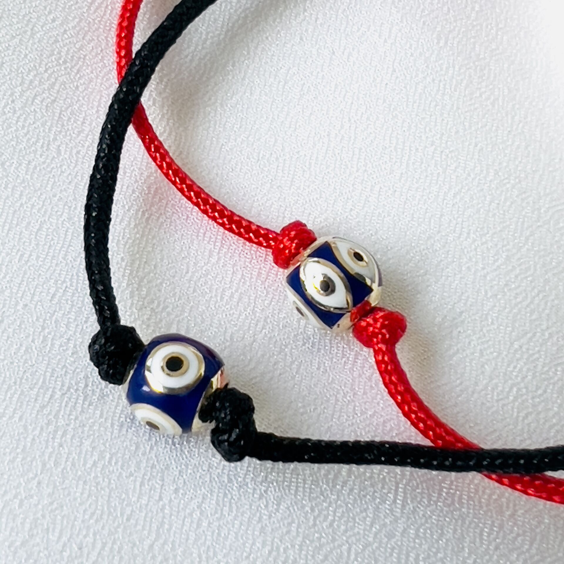 Top Nazarlıklı Altın İp Bileklik