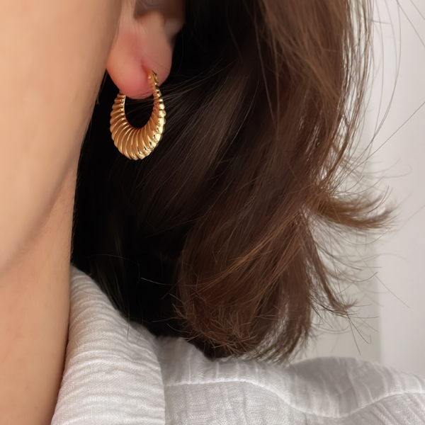 Midi Midye Altın Tasarım Küpe