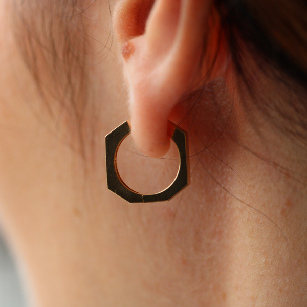 Taşlı Magnet Altın Tasarım Küpe