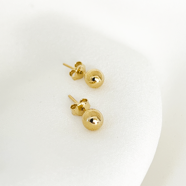 Büyük Top Altın Tasarım Küpe