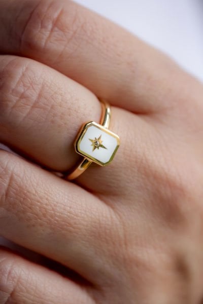 Minerva Beyaz Mineli Yüzük