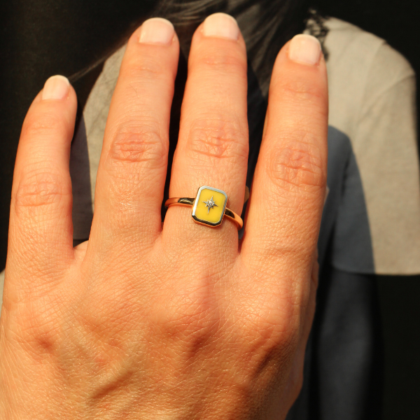 Minerva Sarı Mineli Yüzük