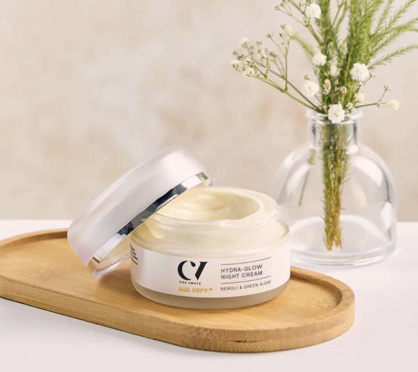 YAŞLANMA KARŞITI + NEMLENDİRİCİ IŞILTI VEREN GECE KREMİ 50ML