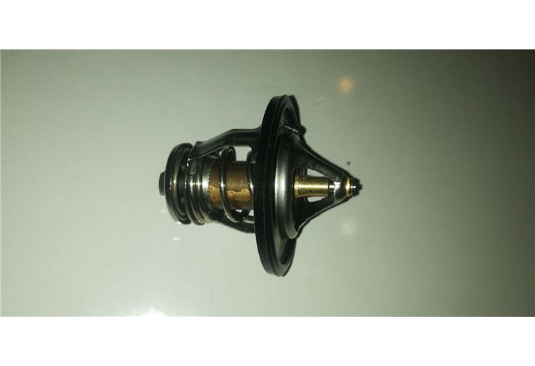 TERMOSTAT ACCENT DİZEL 03-05/ELANTRA/SPORTAGE/  SANTAFE 2,0 DİZEL 00-06/TUCSON 2,0 DİZEL 00-06/ACCENT ERA DİZEL 06-11 (82 DERECE)