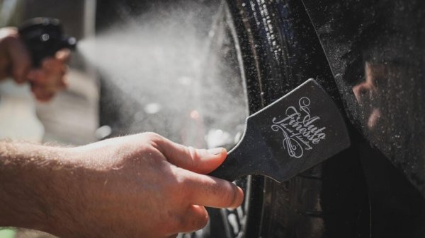 Auto Finesse Rubber Scrubber Lastik Temizleme Fırçası