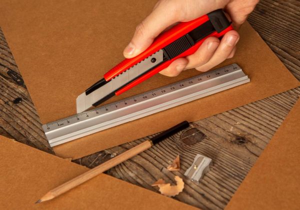 Barmax Profesyonel Maket Bıçağı Metal Gövde (9 mm) MB354112