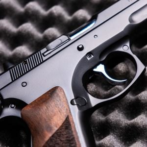 Cz 75 B // Siyah Cerekote Krom Detaylar Kök Kabze Tasarım