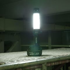 Makita Akülü El Feneri DML806 (Aküsüz)
