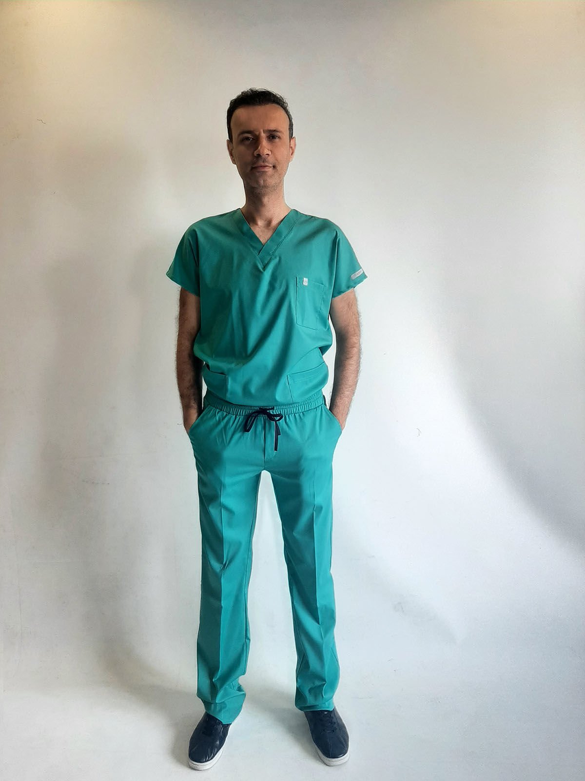 HAMBURG V Yaka Likralı Doktor- Hemşire Cerrahi Takım Üniforma-Yeşil