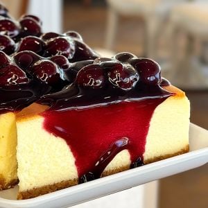 Vişneli Dilim Cheesecake