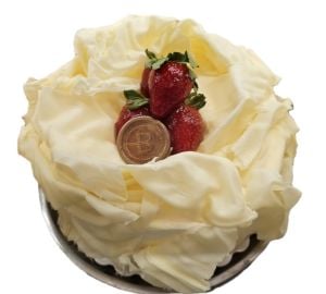 Çilek Bademli Pasta