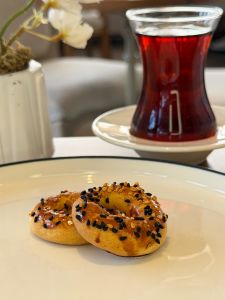 Çörek Otlu Halka Kurabiye