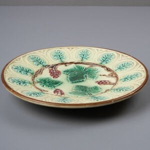 Üzüm Salkımlı Majolica Tabak